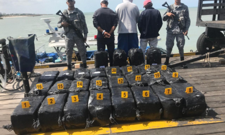 Nuevo golpe al narcotráfico en La Guajira en operación conjunta de la Fuerza Aérea Colombiana y Armada Nacional