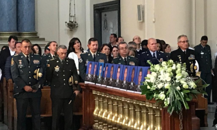 Solidaridad y acompañamiento en Eucaristía en homenaje a cadetes de la Policía Nacional