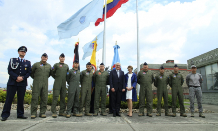 Presidente de Alemania agradece a tripulación de la Fuerza Aérea Colombiana que salvó la vida de montañistas alemanes