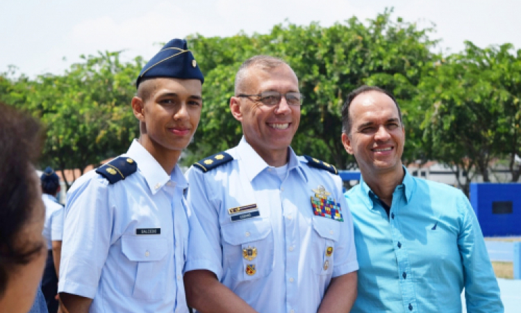 Emotivo encuentro de los Aspirantes de la Escuela Militar de Aviación con sus familiares