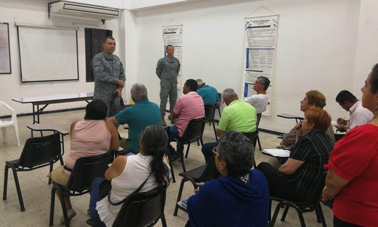 Fuerza Aérea Colombiana más cerca de la comunidad caleña