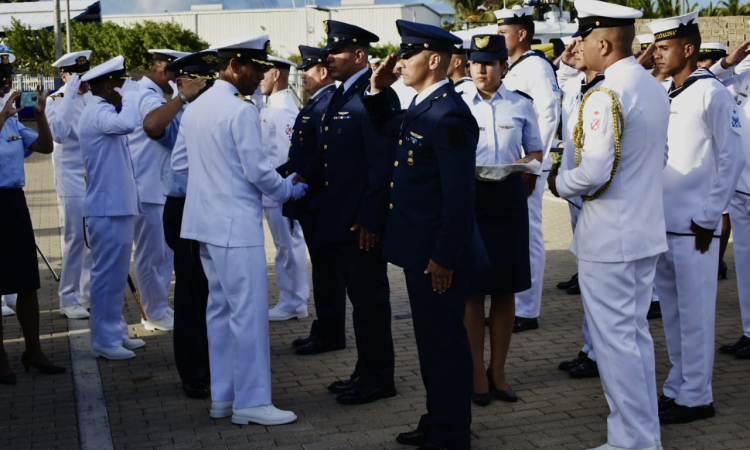Suboficiales de la Fuerza Aérea Colombiana ascienden en la Estación de Guardacostas Samuel May Corpus en San Andrés Isla