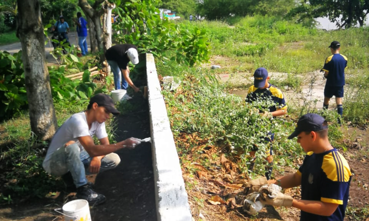 Fuerza Aérea Colombiana participó en jornada de limpieza y embellecimiento ambiental en La Dorada