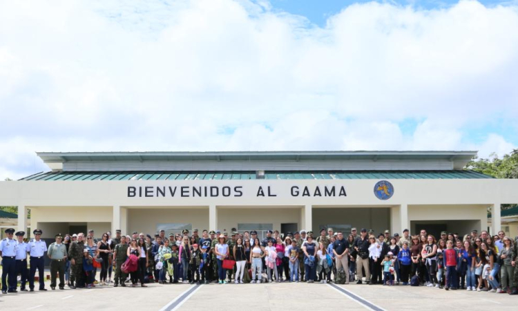 Agregados Militares de 21 países visitan el Amazonas