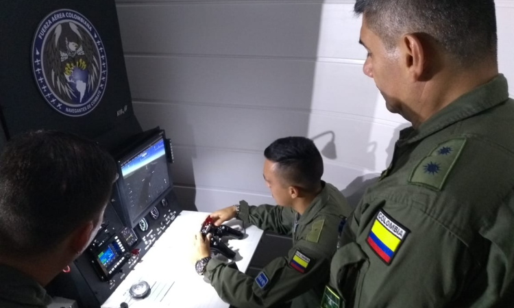 En el Comando Aéreo de Combate No. 1 se realizó la inauguración del simulador de navegantes