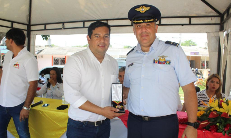 Con honores el Coronel Álvaro Pino entrega el Comando del CACOM-3  