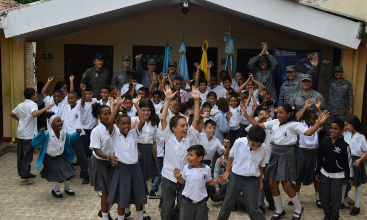 Programa “Plan Corazón Amigo” de la Fuerza Aérea Colombiana benefició 130 niños y niñas en la capital del Valle del Cauca