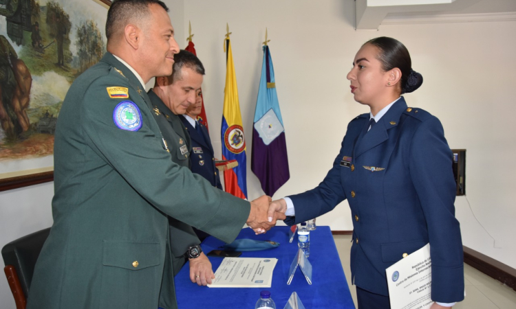 Destacada participación de militares de la Fuerza Aérea Colombiana en curso internacional de acción Integral