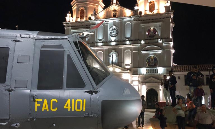 Por las principales vías de Rionegro desfilaron aeronaves insignia de la Fuerza Aérea Colombiana