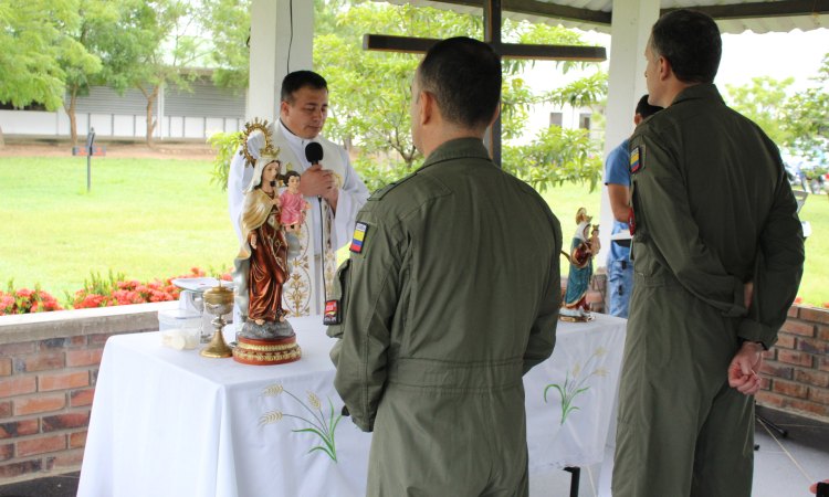 El Grupo Aéreo del Casanare celebra el Día de la Virgen del Carmen