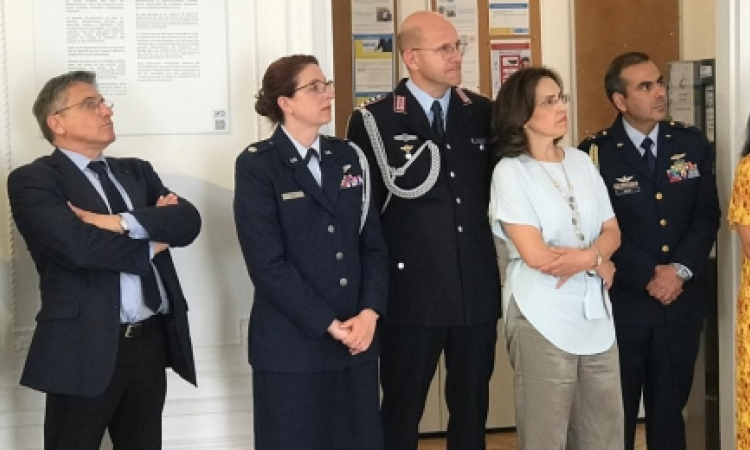 Embajadora Viviane Morales dio apertura a exposición sobre centenario de la Fuerza Aérea Colombiana (FAC) en el Consulado en París