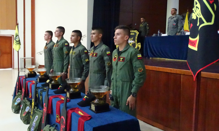 Cadetes de la Fuerza Aérea Colombiana realizaron su primer “Vuelo Solo” en la Escuela Militar de Aviación.