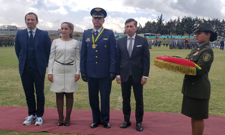 Participa en desfile militar con motivo de los 158 años de Mos