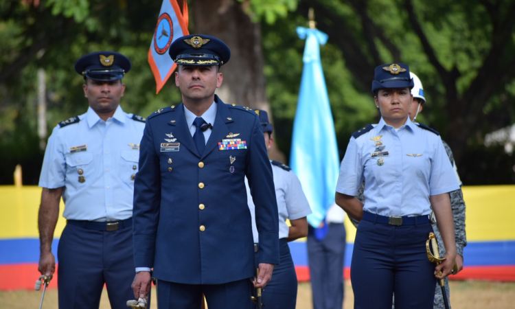 El CACOM4 de la Fuerza Aérea Colombiana tiene nuevo comandante