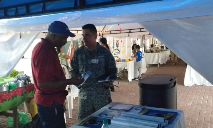 Fuerza Aérea Colombiana presente en la Feria Insular del Libro San Andrés Islas 