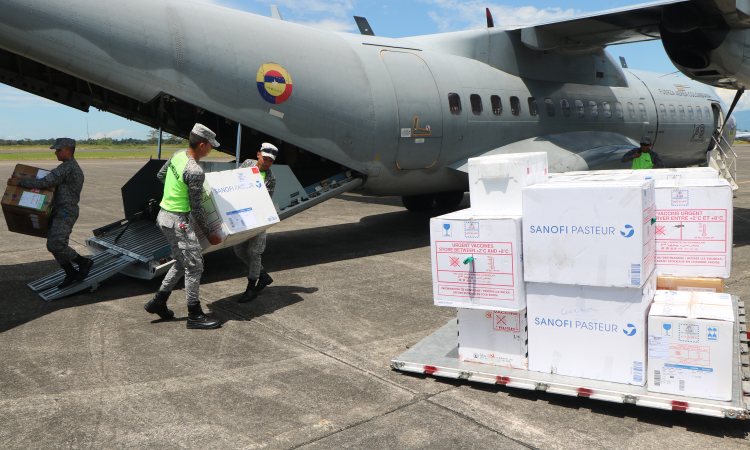Una tonelada de vacunas, medicamentos e insumos llegan a la capital llanera en aeronaves de la Fuerza Aérea Colombiana