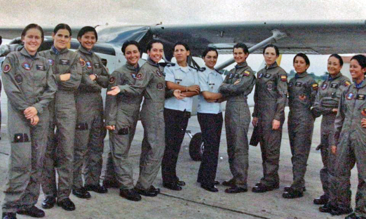 #TBT Las primeras mujeres oficiales regulares de la Fuerza Aérea Colombiana