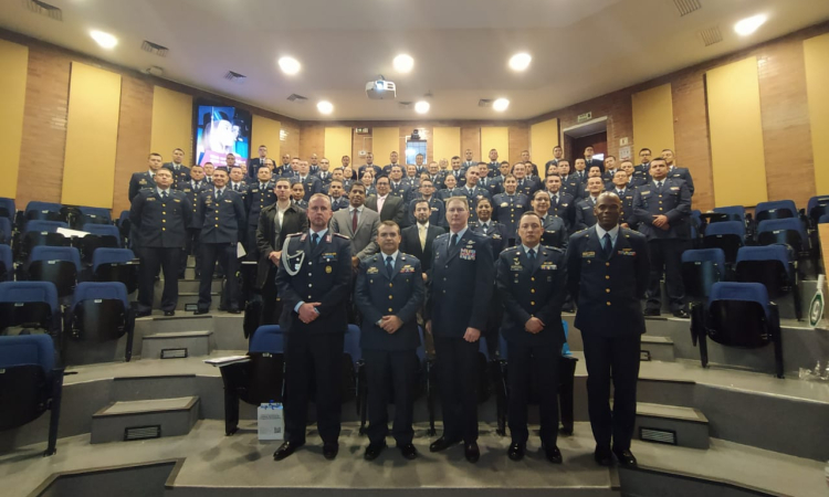 EPFAC realizó II Simposio Internacional de Estudios Militares Aeronáuticos