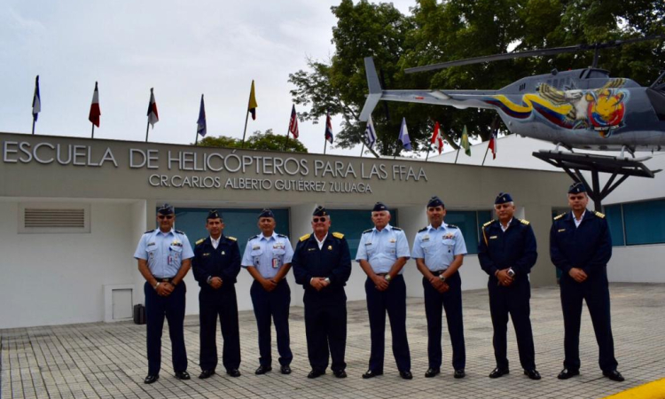 Visita de Jefe de Estado Mayor General de la Fuerza Aérea del Perú y Segundo Comandante de la Fuerza Aerea Colombiana al CACOM4.