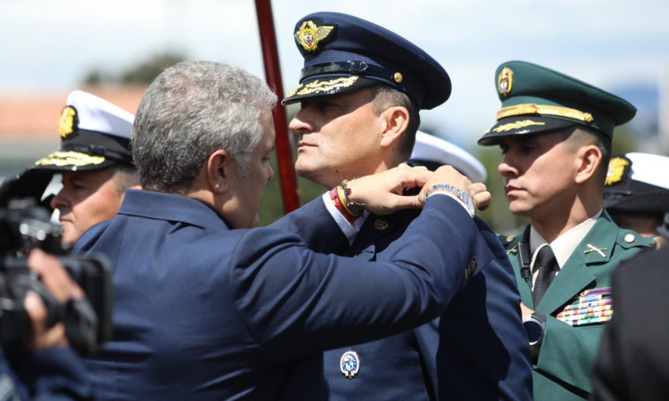 36 oficiales de las Fuerzas Militares de Colombia recibieron insignias y bastón de mando por su ascenso