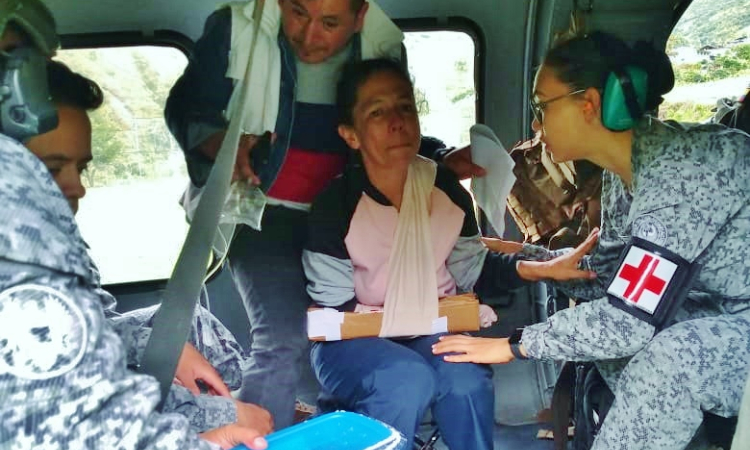 Mujer mordida por serpiente de coral recibe atención médica y traslado por la Fuerza Aérea Colombiana