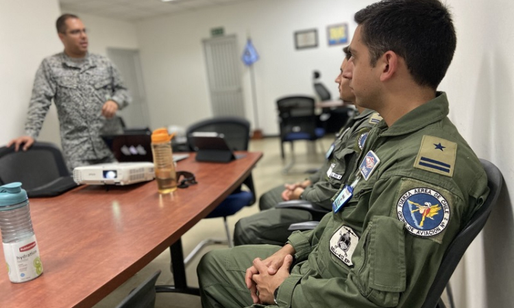Fuerzas Aéreas de Colombia y Chile intercambian experiencias en Aeronaves Remotamente Tripuladas