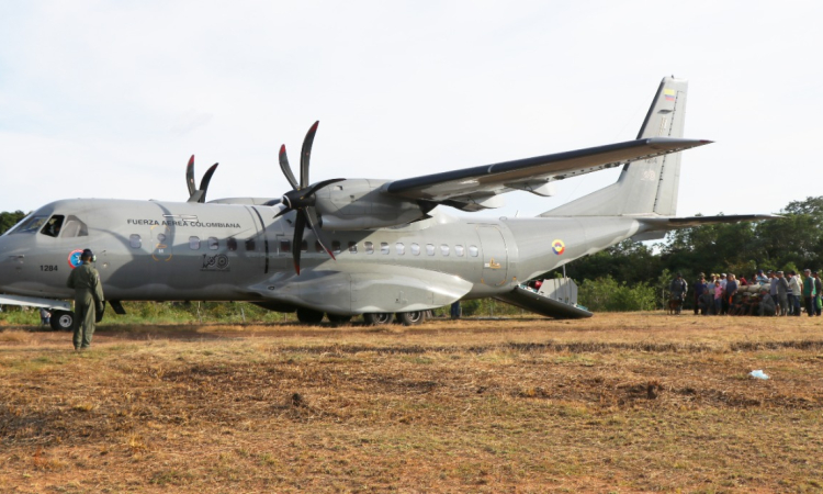 La cosecha de cacao del Vichada más grande del año, fue transportada por la Fuerza Aérea   