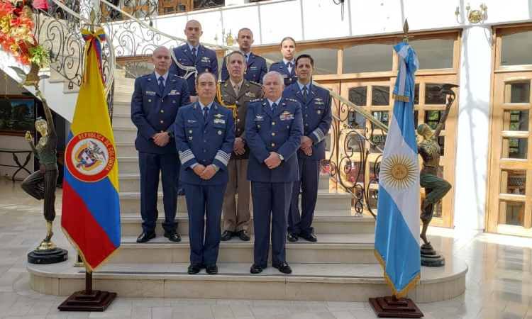 Fuerzas Aéreas de Colombia y Argentina adelantan reunión bilateral de cooperación en Bogotá