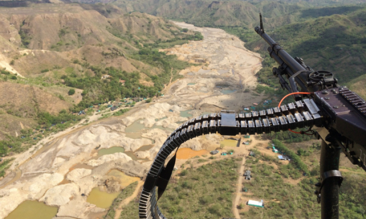 #TBT Operación conjunta contra la minería ilegal. El primer río que se secó en Colombia- Sambingo. 