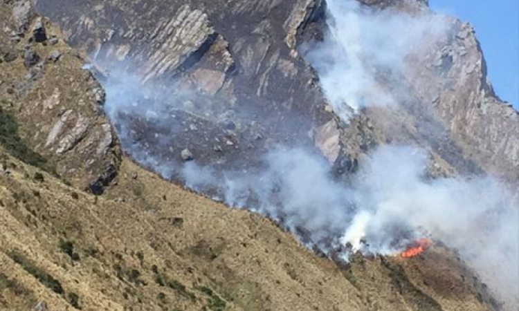 Bomberos de Bogotá son transportados al Páramo de Sumapaz por su Fuerza Aérea Colombiana.