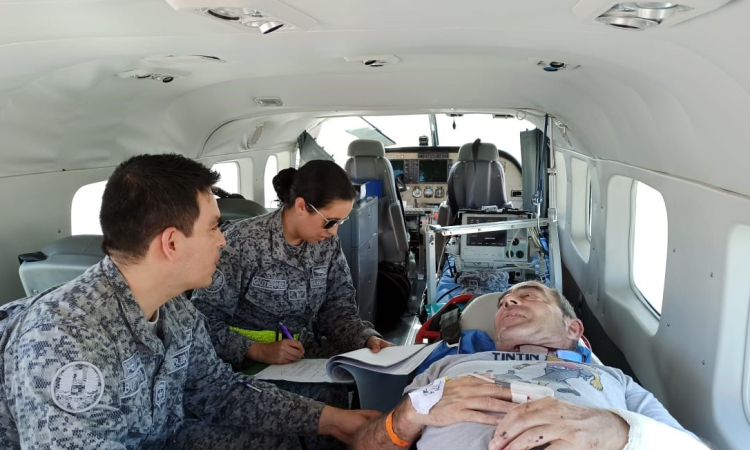 Avión ambulancia realiza traslado aeromédico a turista español 