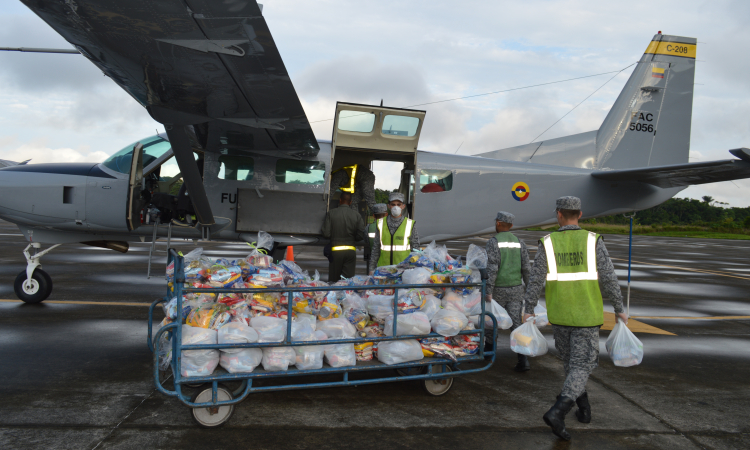 Su Fuerza Aérea transportó ayudas para contrarrestar efectos del  COVID 19 en Amazonas