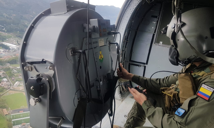 Con mensajes desde un helicóptero, la Fuerza Aérea promueve el autocuidado