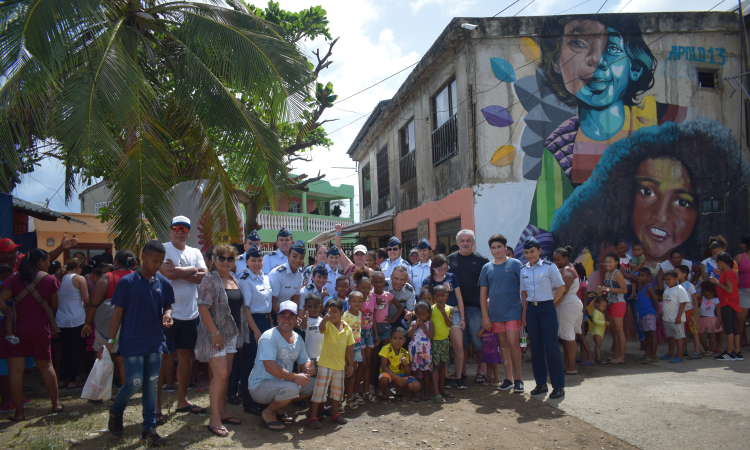 Más de 900 kits escolares fueron entregados a niños y niñas de San Andrés Islas