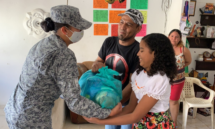 Su Fuerza Aérea apoya a familias en Yopal