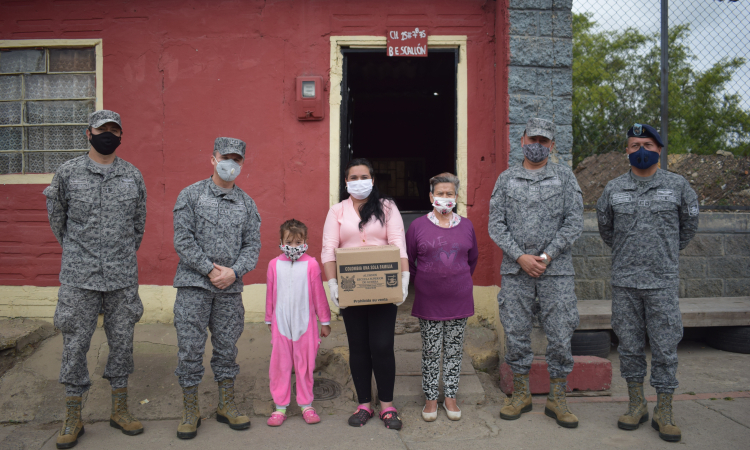 Familias de los soldados de CAMAN reciben apoyo de la Escuela de Superior de Guerra