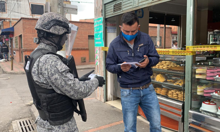  Fuerza Aérea Colombiana continúa con campañas de prevención en Madrid Cundinamarca 