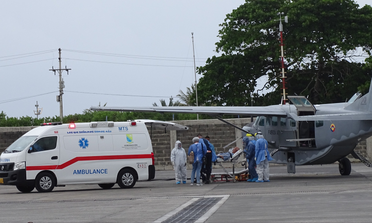 Su Fuerza Aérea Colombiana realiza traslado aeromédico desde Providencia