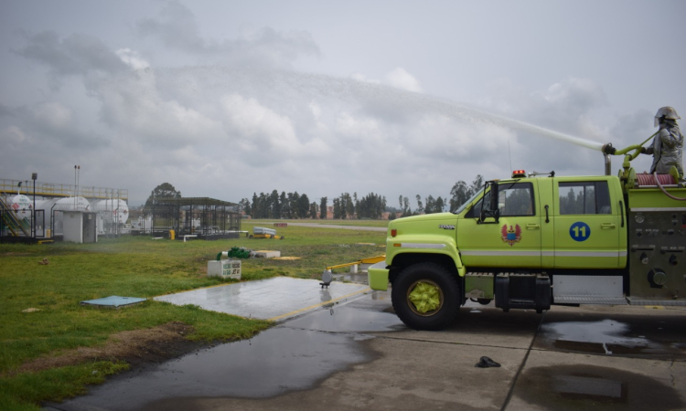 CAMAN realiza simulacro de derrame e incendio en complejo de combustible 