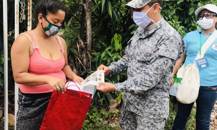 Habitantes de La Colorada en Melgar recibieron ayudas de la Fuerza Aérea Colombiana