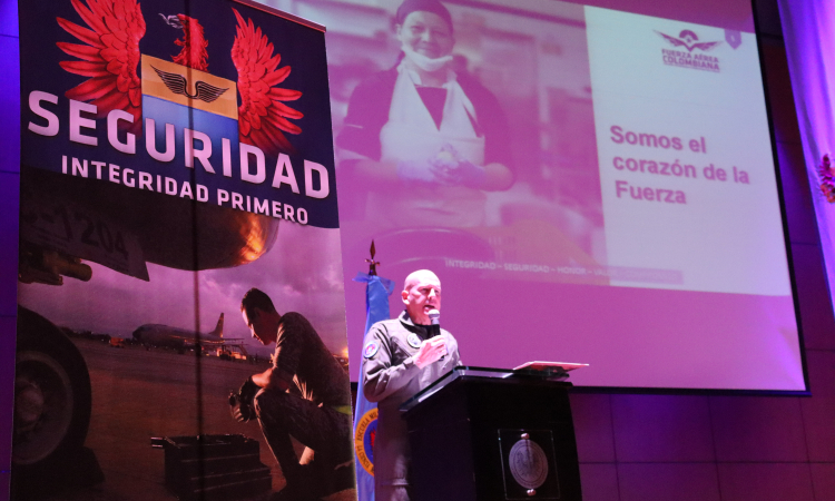Principios, valores y virtudes pilares fundamentales de las actuaciones de los miembros de su Fuerza Aérea Colombiana
