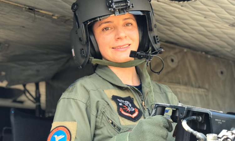 Primera mujer Técnico en Equipos de Rescate y Técnico de Vuelo de su Fuerza Aérea Colombiana