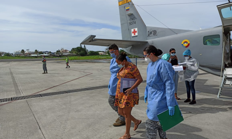 Grupo Aéreo del Caribe realizó traslado aeromédico a mujer en estado de embarazo desde la Isla de Providencia 