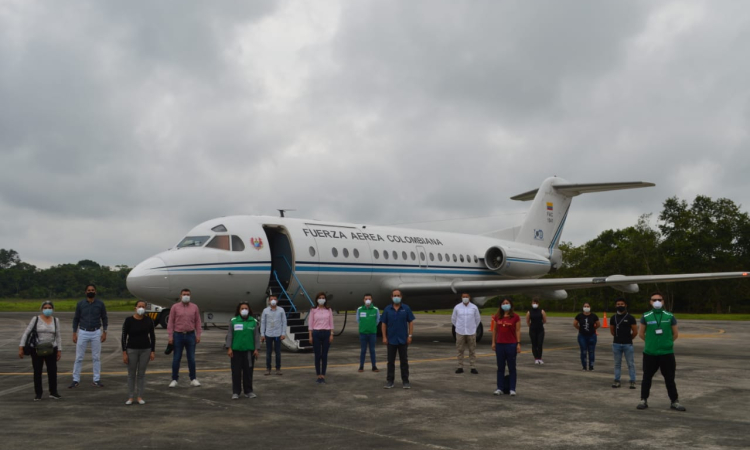 Superintendencia de Salud llega al Amazonas en un avión de su Fuerza Aérea Colombiana