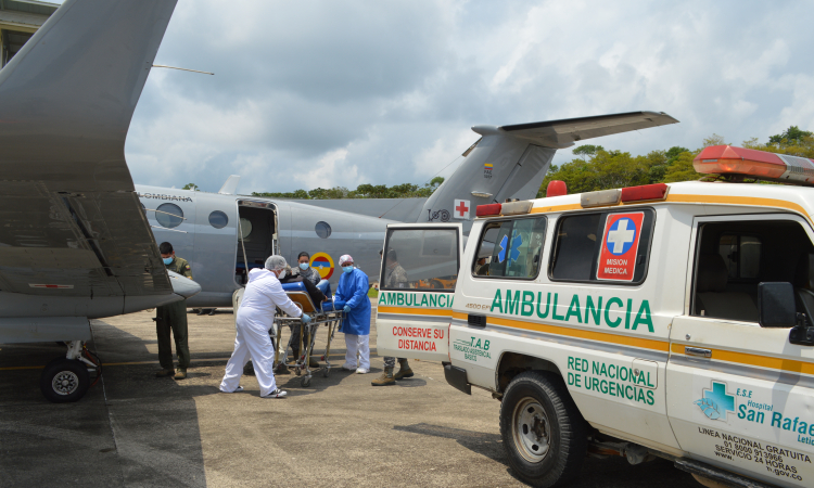 Avión ambulancia de su Fuerza Aérea realiza transporte a paciente en delicado estado de salud en el Amazonas