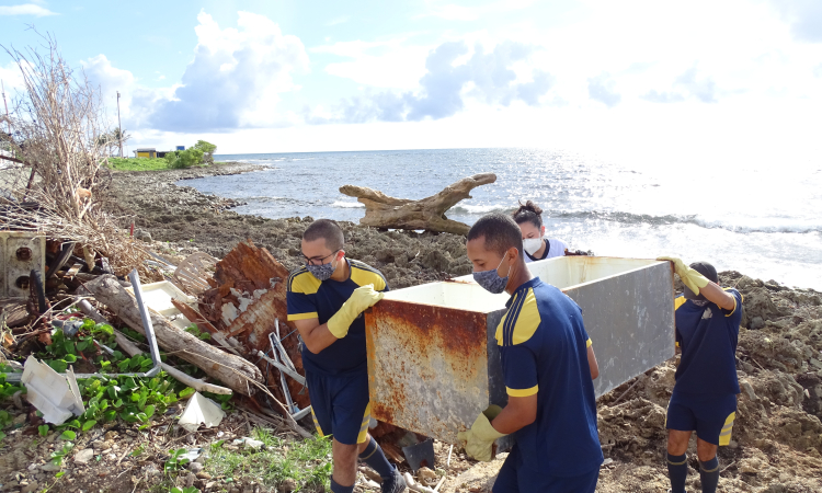 Grupo Aéreo del Caribe realizó jornada de limpieza de playas en el sector de San Luis 