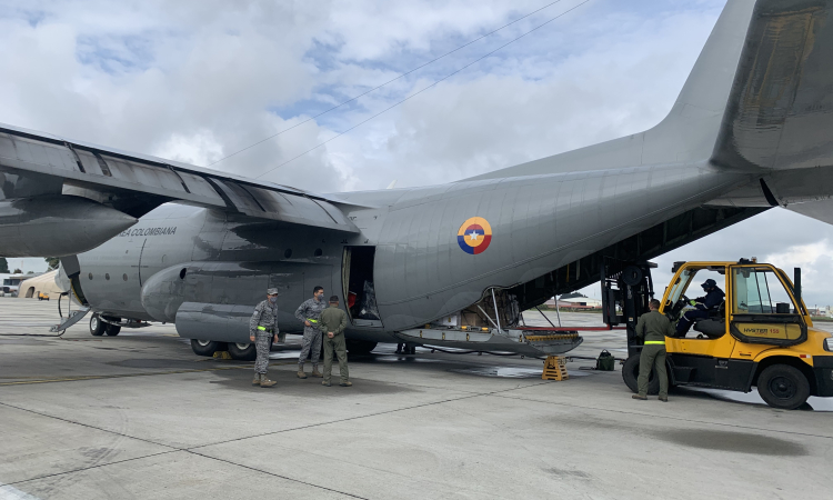 Ayudas humanitarias son transportadas hacia San Andrés  por su Fuerza Aérea Colombiana