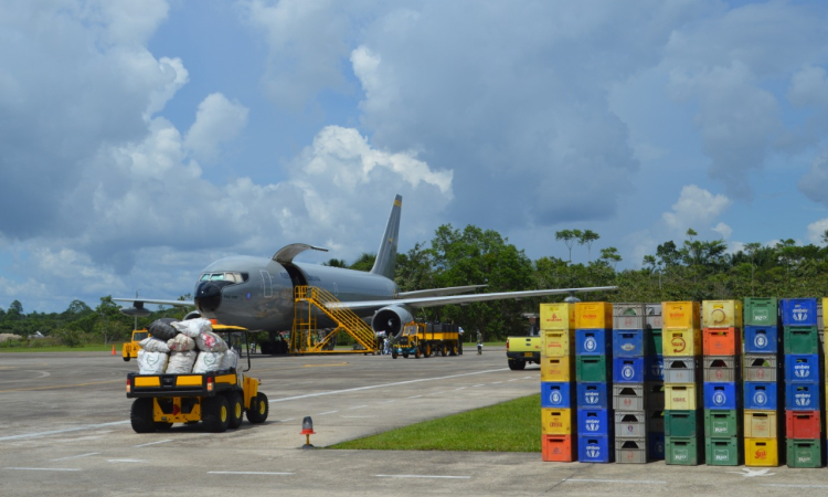 Continúa el transporte de residuos de posconsumo en los aviones de su Fuerza Aérea