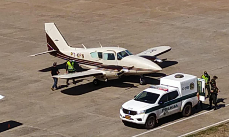 Aeronave ilegal es interceptada y obligada a aterrizar por aviones de combate de su Fuerza Aérea Colombiana, en Puerto Carreño, Vichada. 