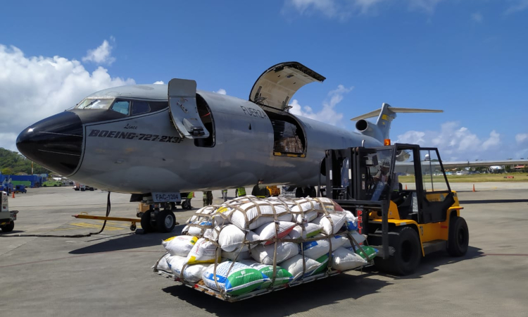 El Boeing 727 ‘Vulcano’ continúa transportando ayudas humanitarias hacia el Archipiélago